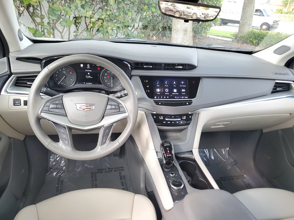 Certified 2023 Cadillac XT5 Premium Luxury w/ Technology Package FWD image 17