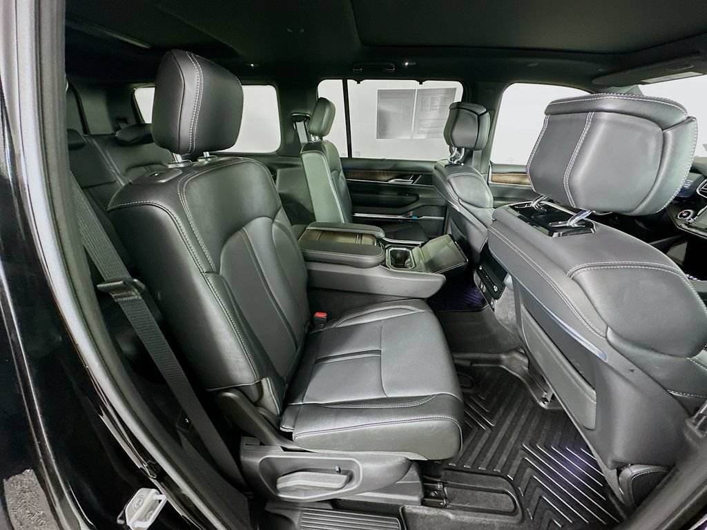 Certified 2025 Jeep Grand Wagoneer 4WD image 40