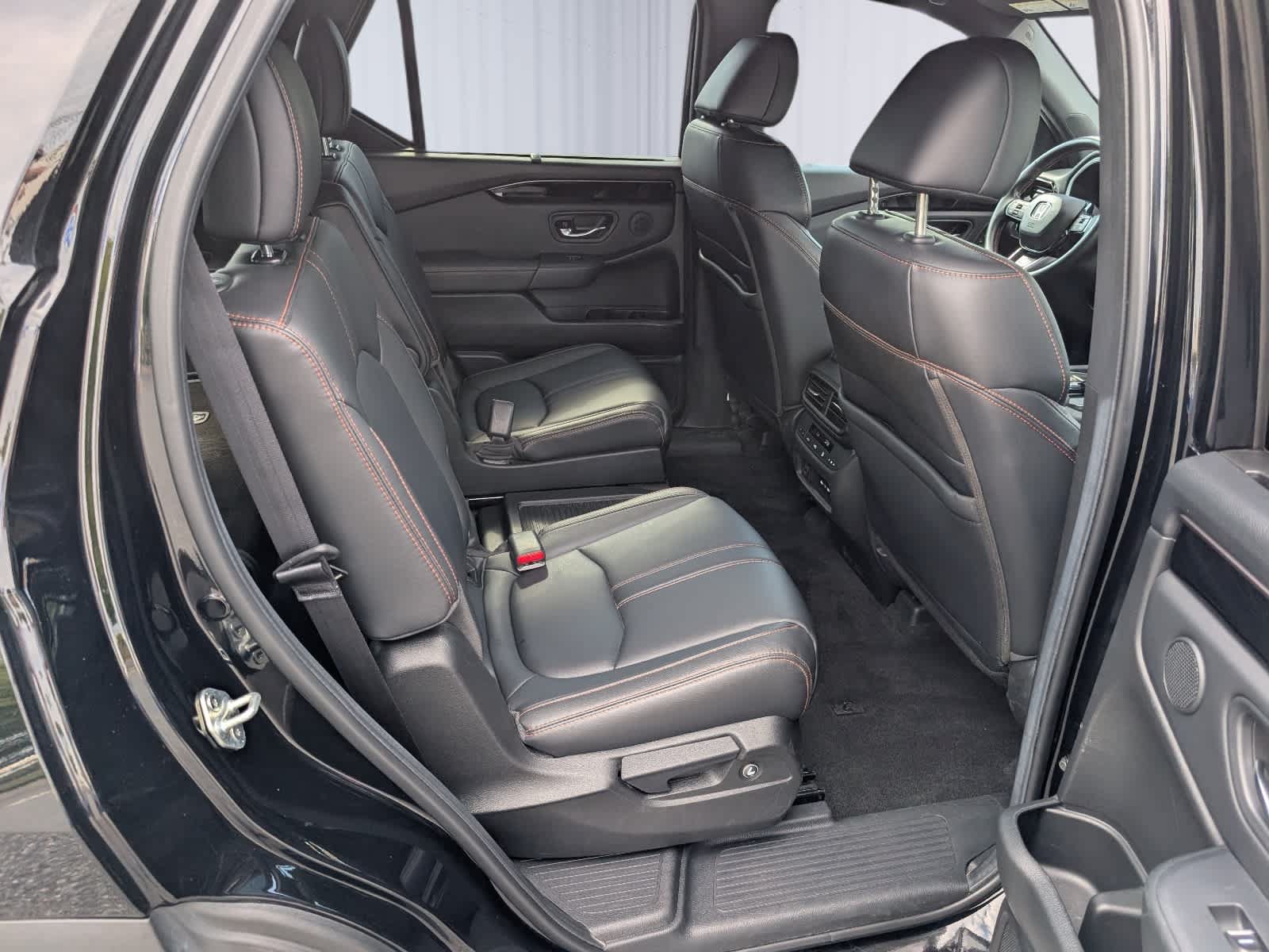 Certified 2025 Honda Pilot TrailSport image 12