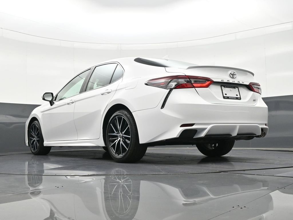 Used 2024 Toyota Camry SE image 25