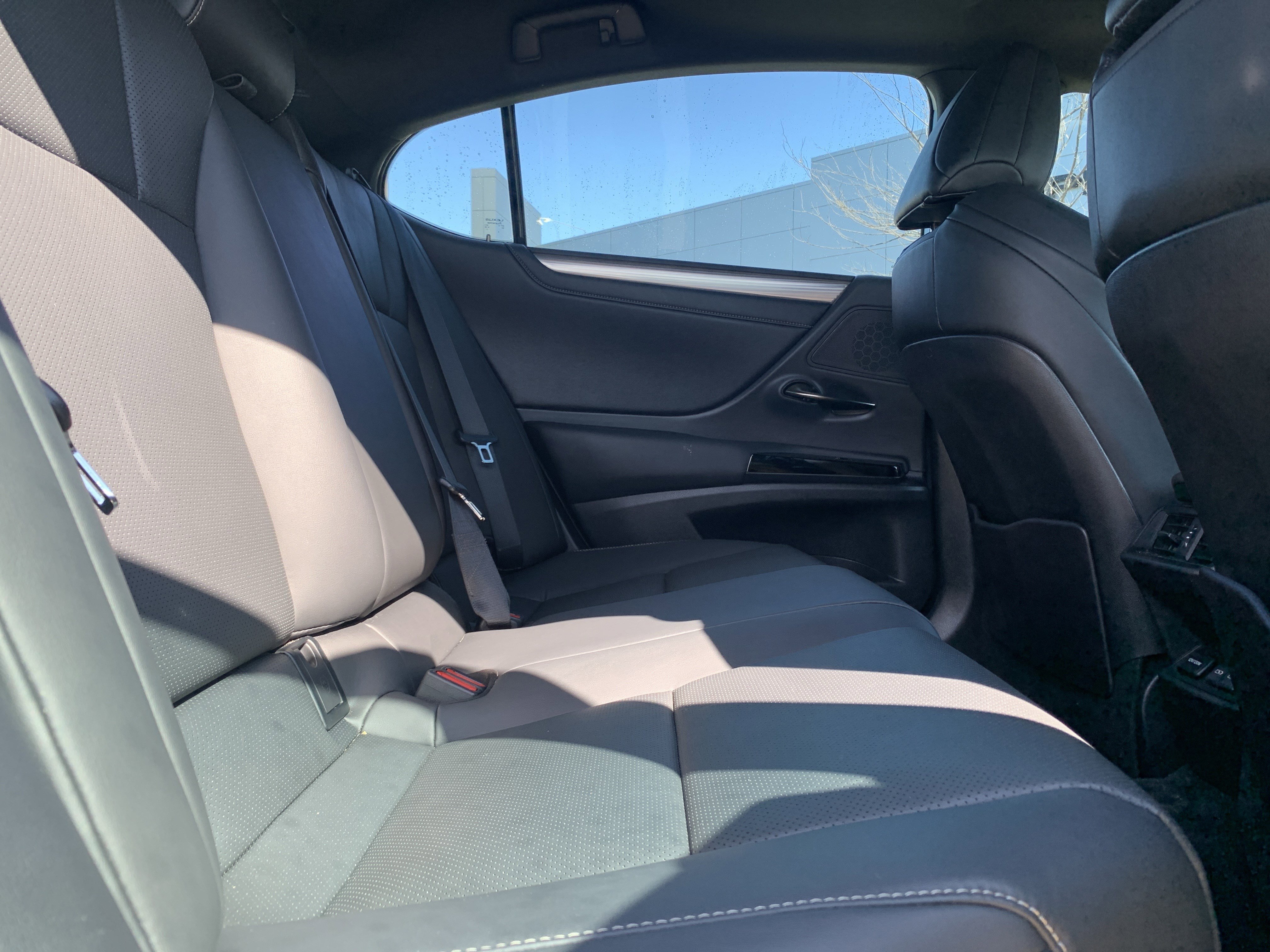 Certified 2023 Lexus ES 350 F Sport w/ Accessory Package (Z2) image 33