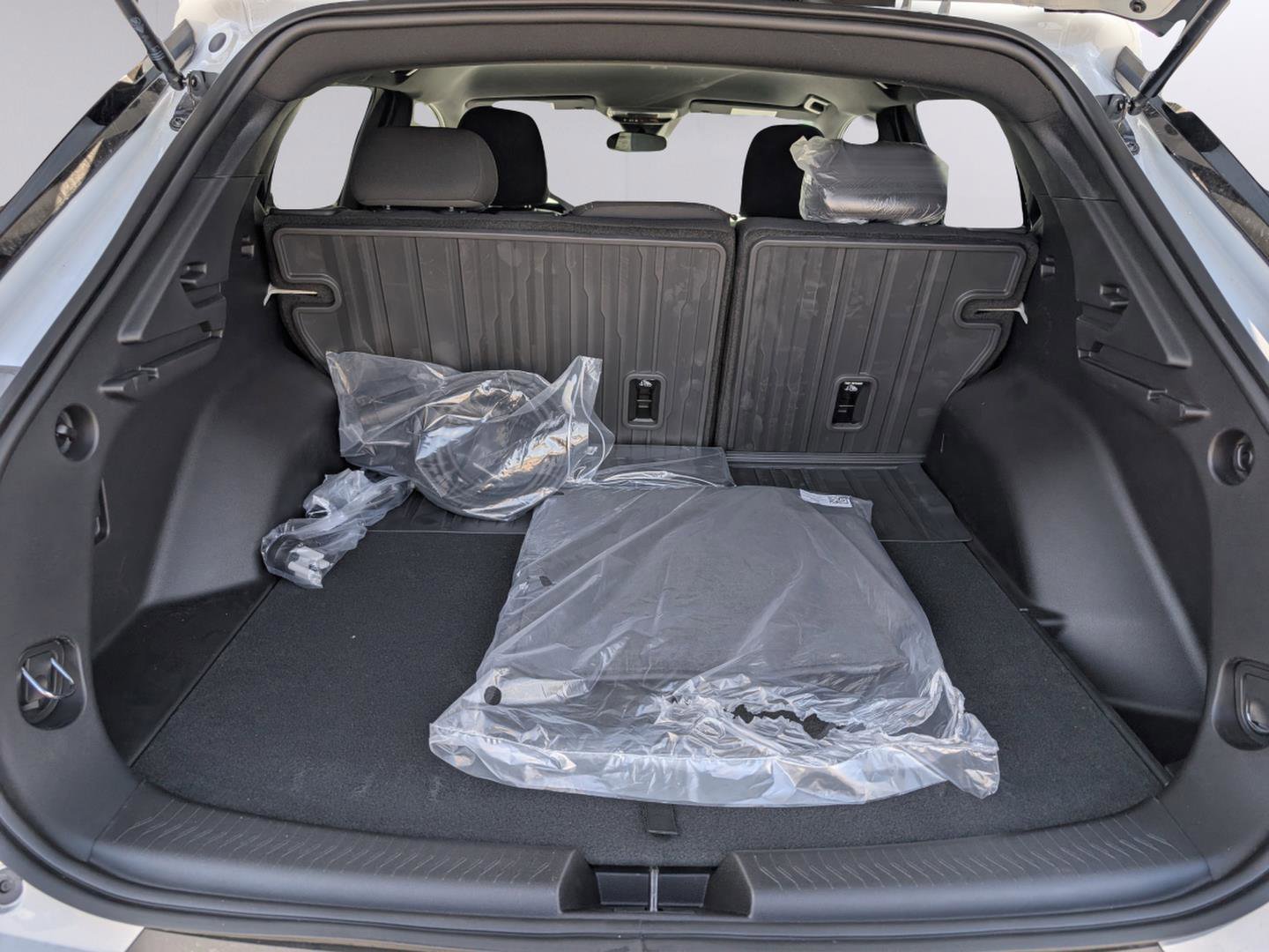 New 2026 Chevrolet Equinox EV LT image 29