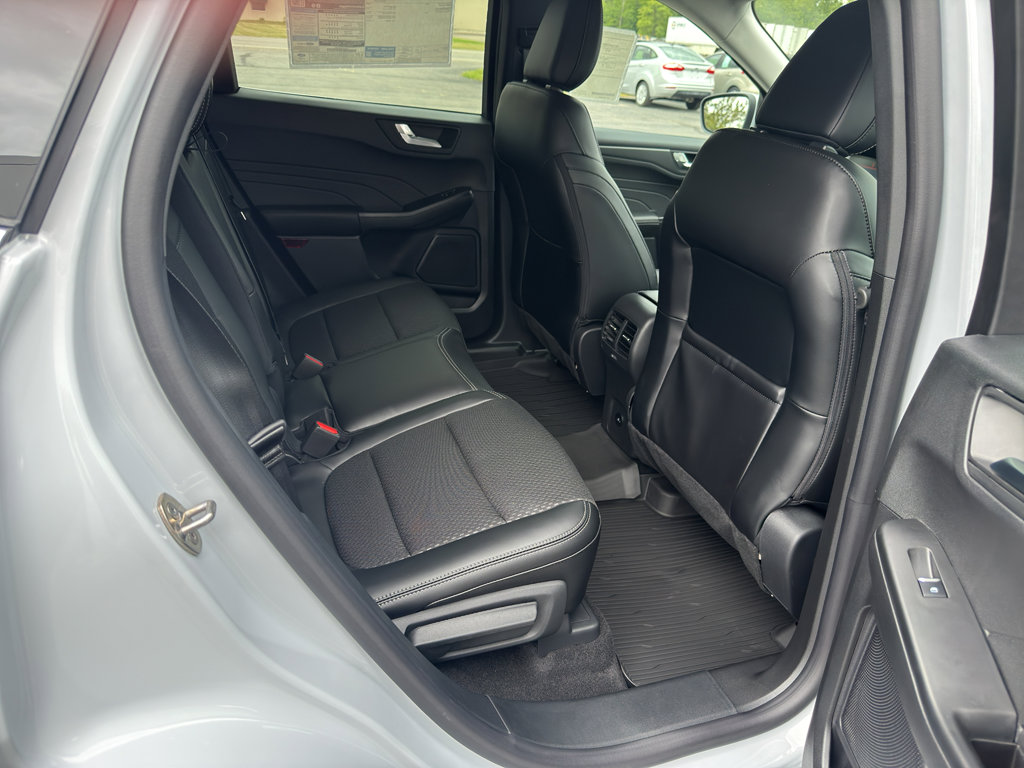 New 2025 Ford Escape SE image 27
