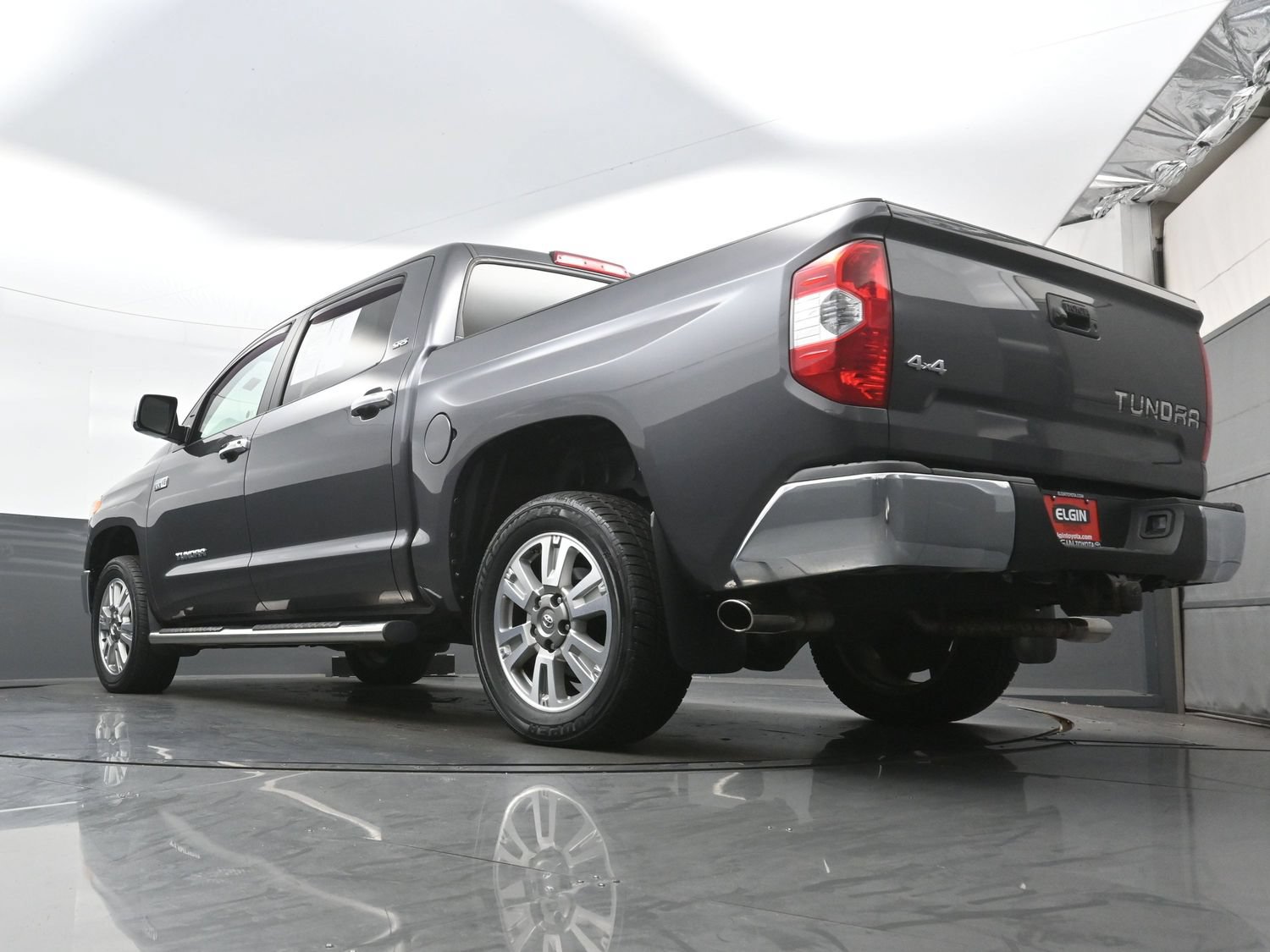 Used 2017 Toyota Tundra SR5 w/ SR5 Upgrade Package AWD/4WD image 31