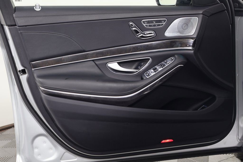 Used 2018 Mercedes-Benz S 560 Sedan image 12