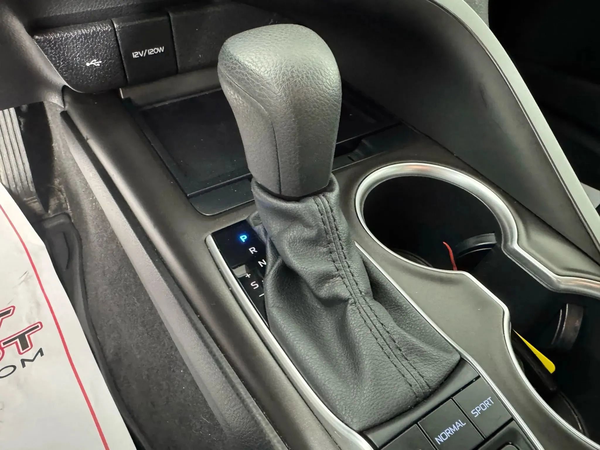 Used 2021 Toyota Camry LE image 21