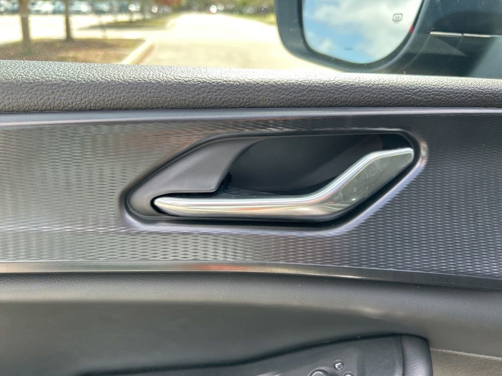 Used 2024 Jeep Grand Cherokee L Laredo w/ Luxury Tech Group I image 18