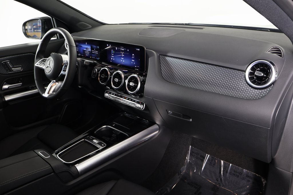 Used 2025 Mercedes-Benz GLA 250 image 9