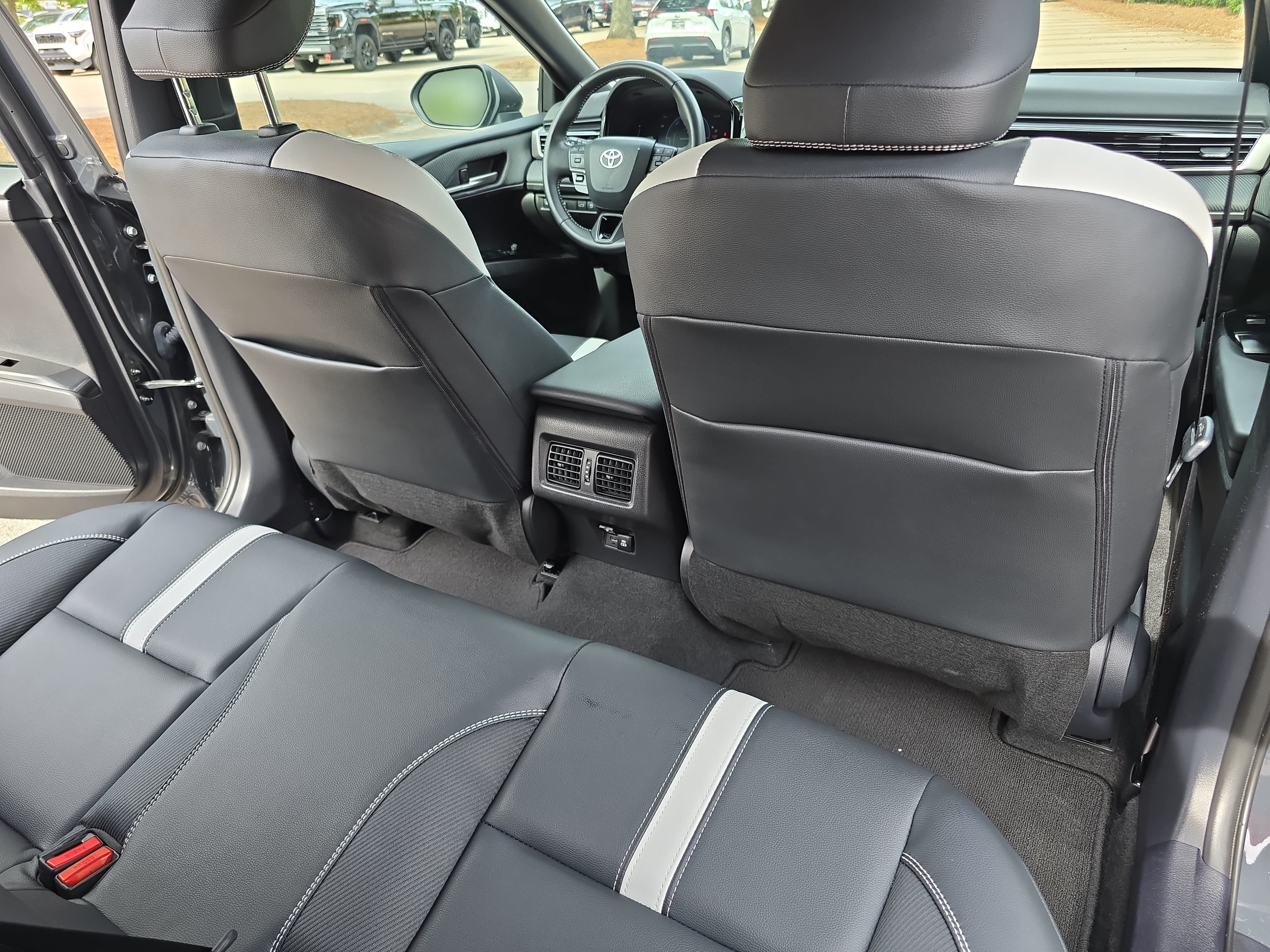 Used 2025 Toyota Camry SE w/ Multimedia Upgrade Package FWD image 11