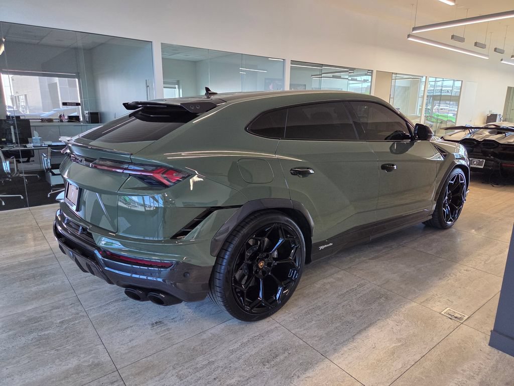 Used 2024 Lamborghini Urus Performante AWD/4WD image 10
