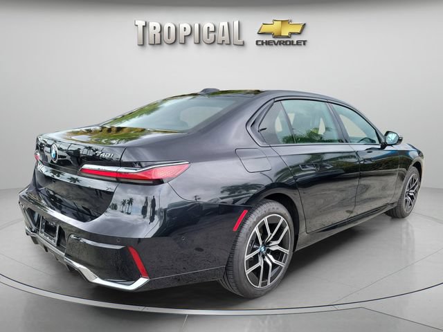 Used 2025 BMW 740i RWD image 5