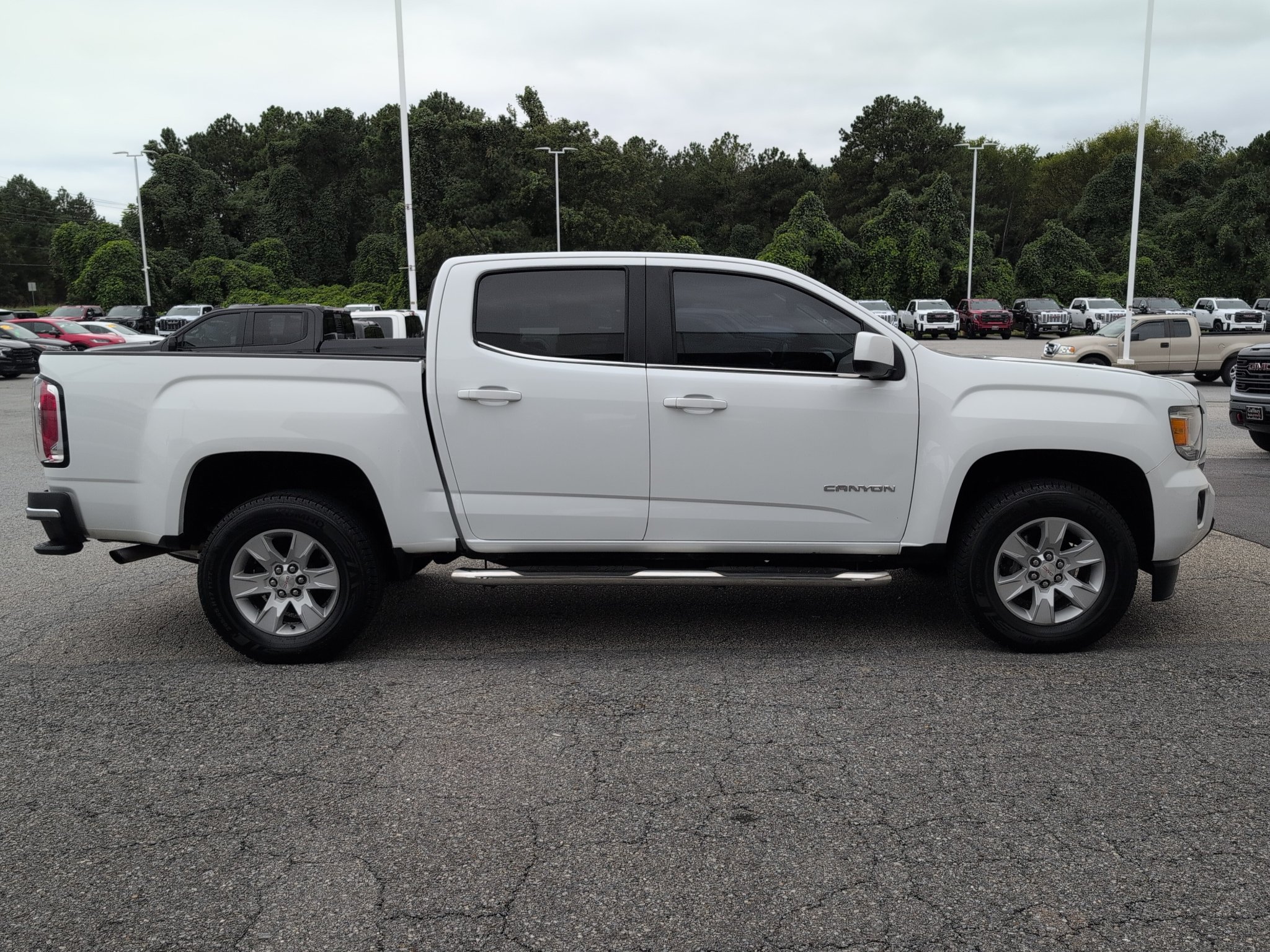Used 2017 GMC Canyon SLE w/ SLE Convenience Package RWD image 3