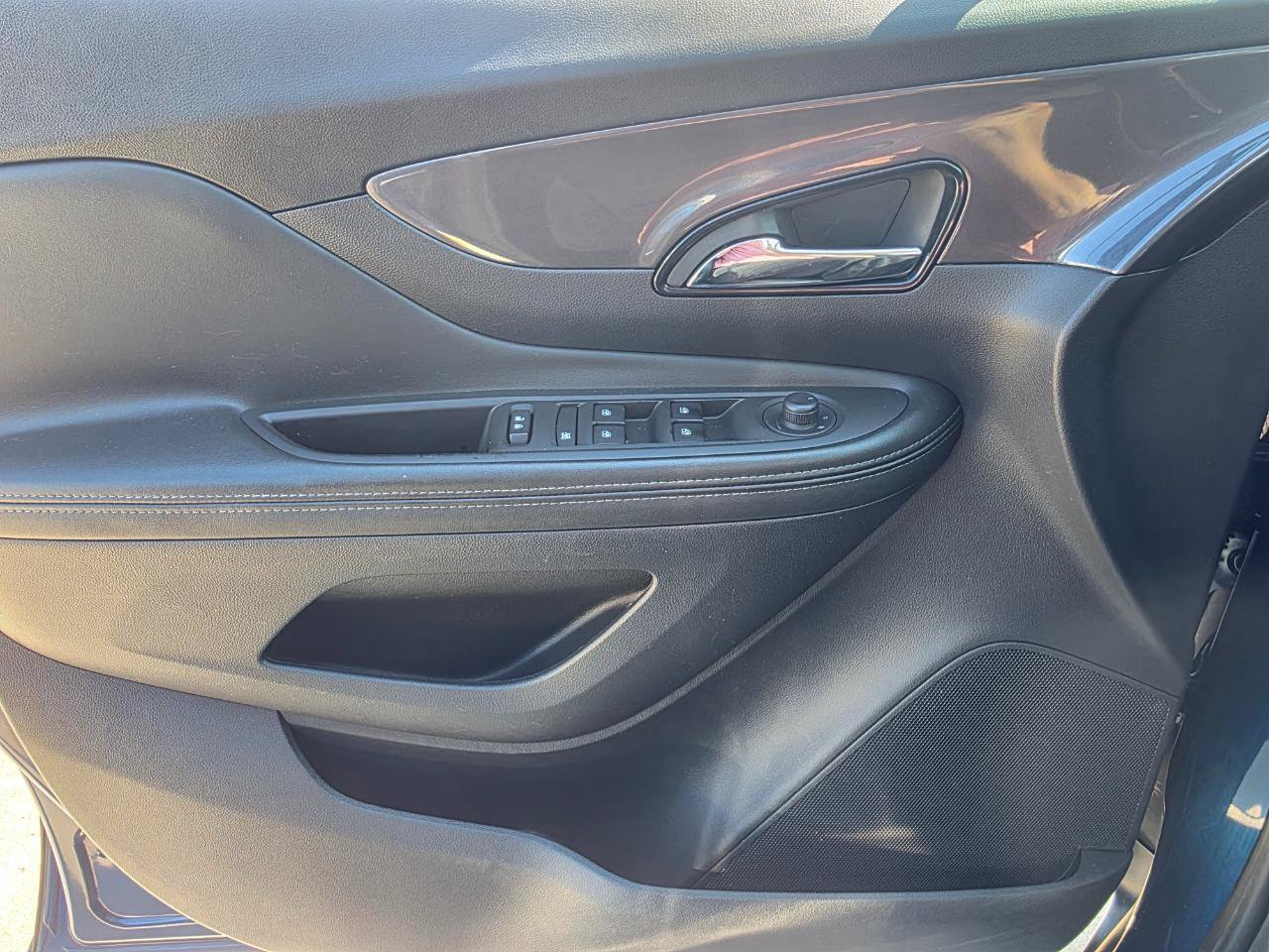 Used 2019 Buick Encore Sport Touring FWD image 8