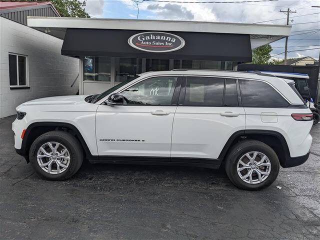 Used 2022 Jeep Grand Cherokee Limited image 2