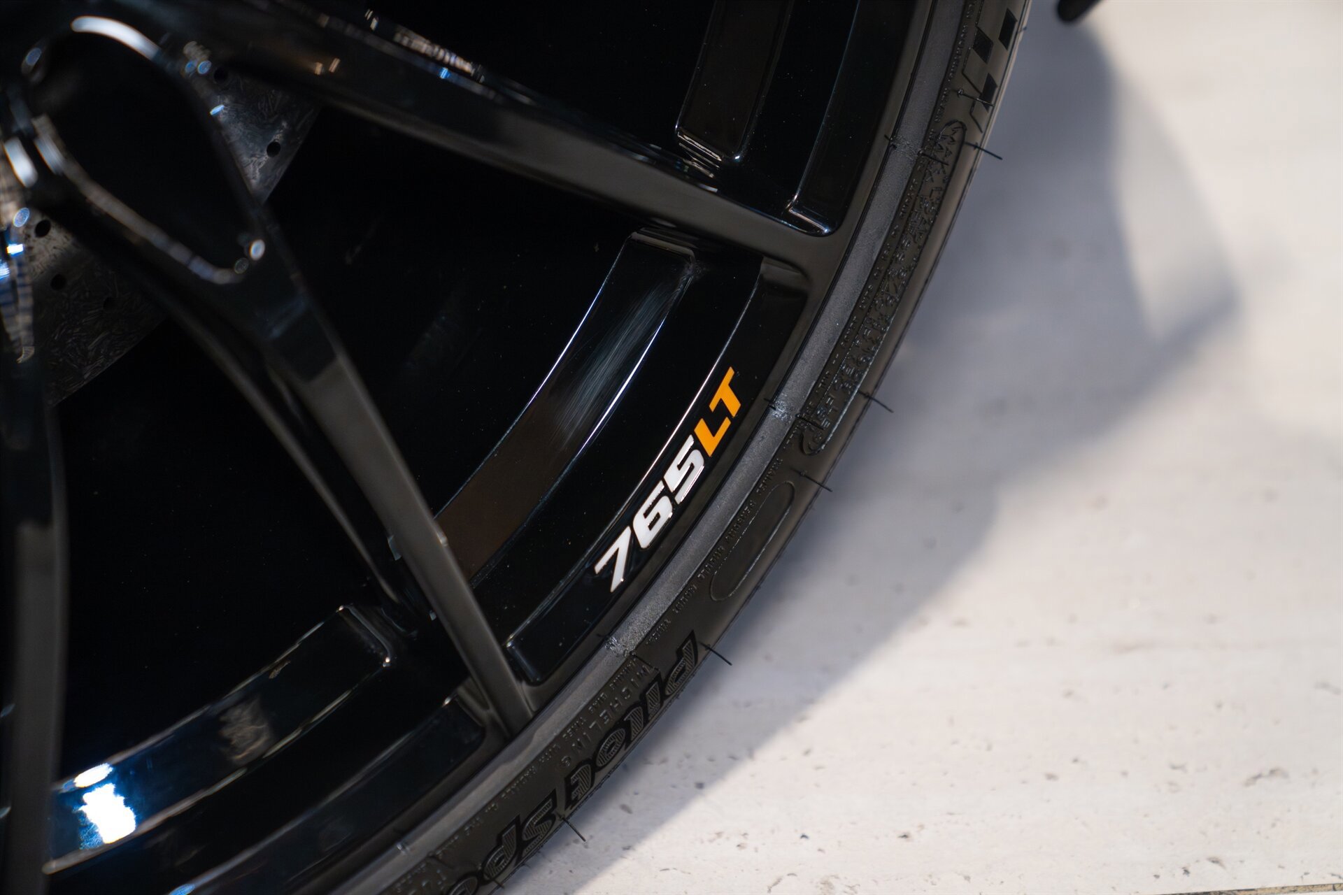Used 2022 McLaren 765LT RWD image 41