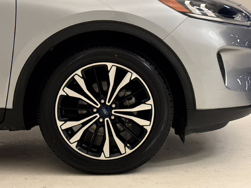 Used 2022 Ford Escape SE w/ SE Sport Appearance Package FWD image 6