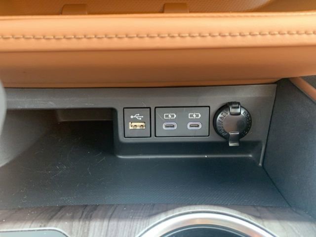 Used 2024 Toyota Highlander Platinum image 38