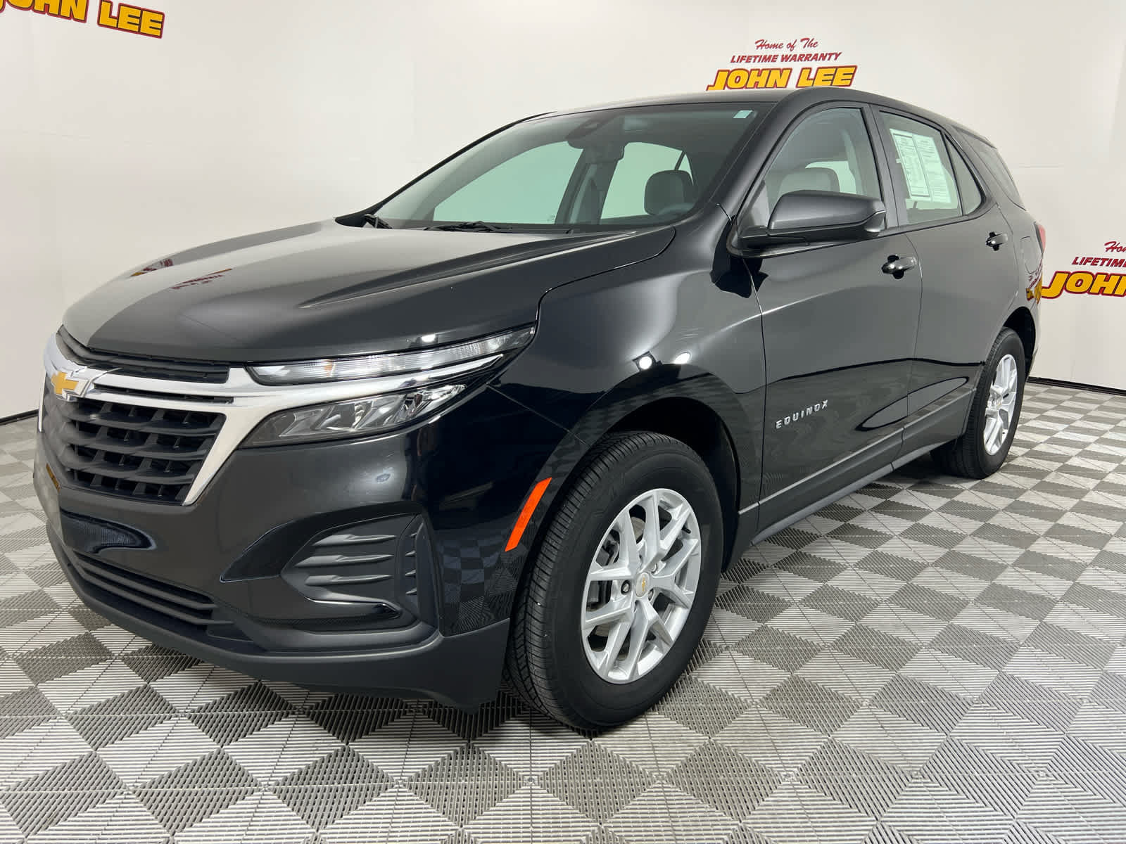 Used 2023 Chevrolet Equinox LS AWD/4WD image 1