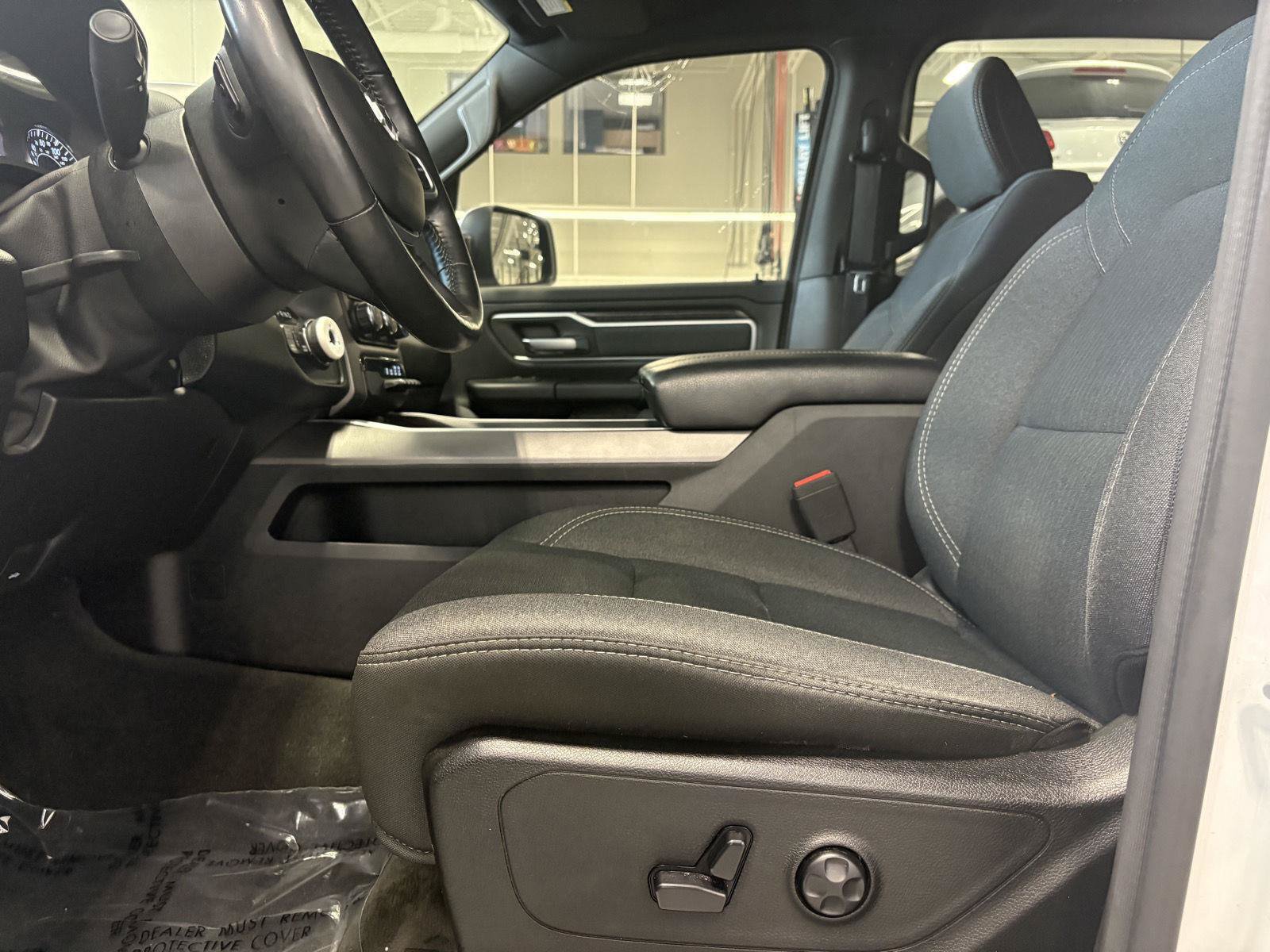 Used 2020 RAM 1500 Big Horn AWD/4WD image 7