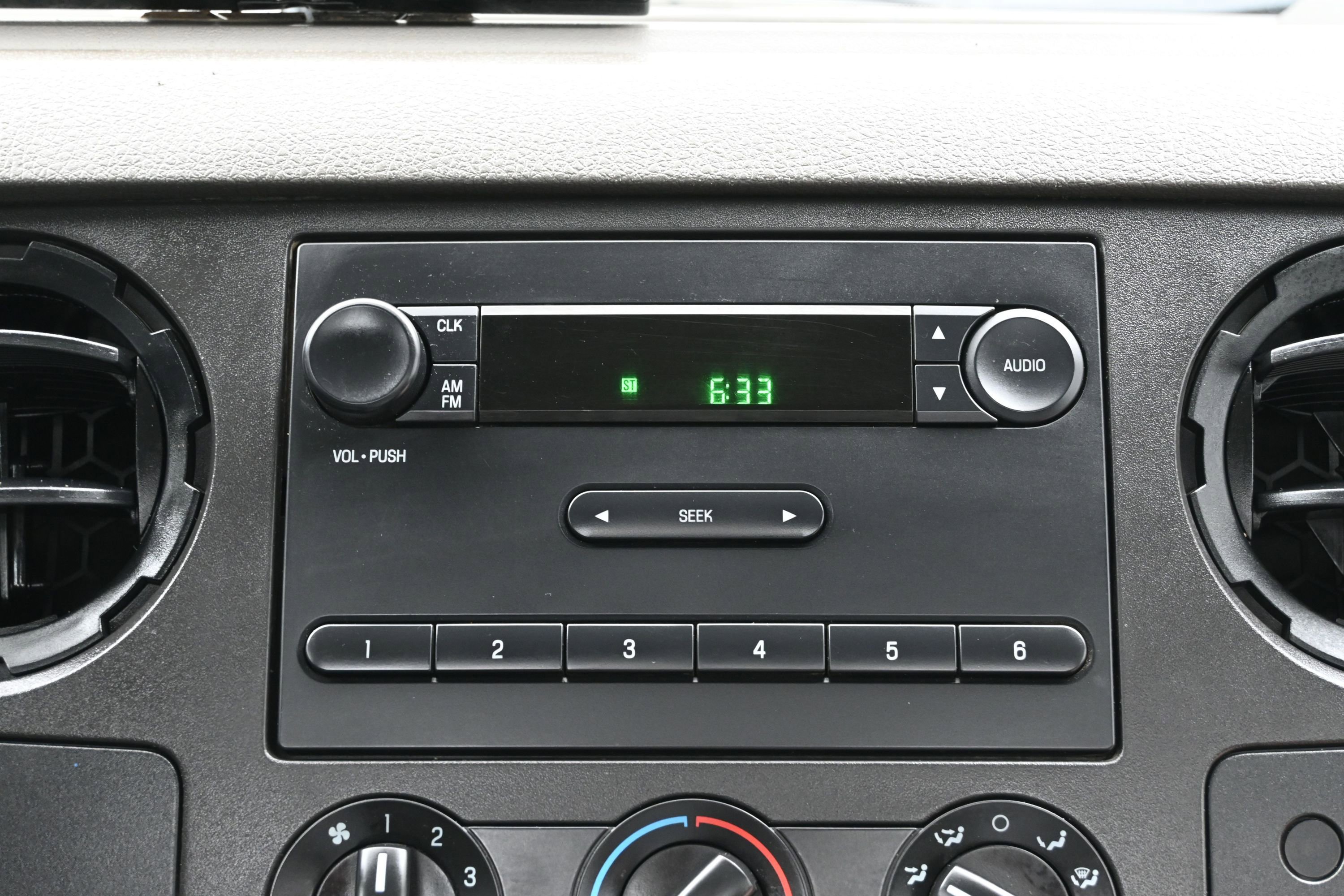 Used 2009 Ford F550 2WD Regular Cab Super Duty image 23