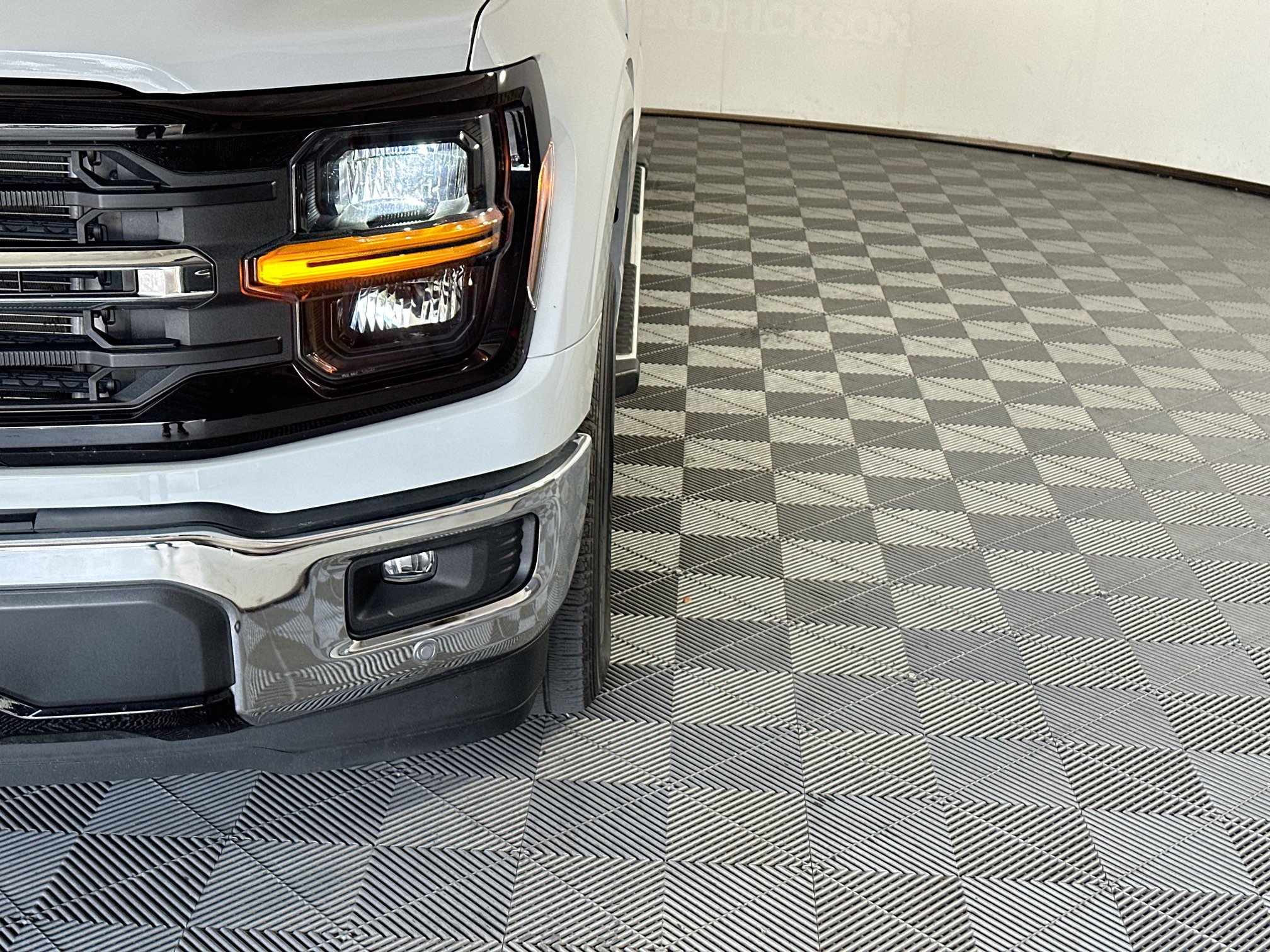 Used 2024 Ford F150 XLT w/ Equipment Group 302A MID RWD image 9