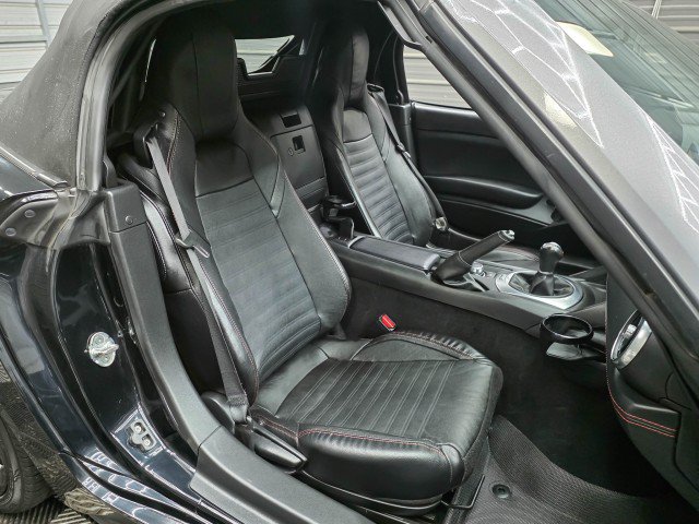 Used 2017 FIAT 124 Spider Abarth RWD image 16
