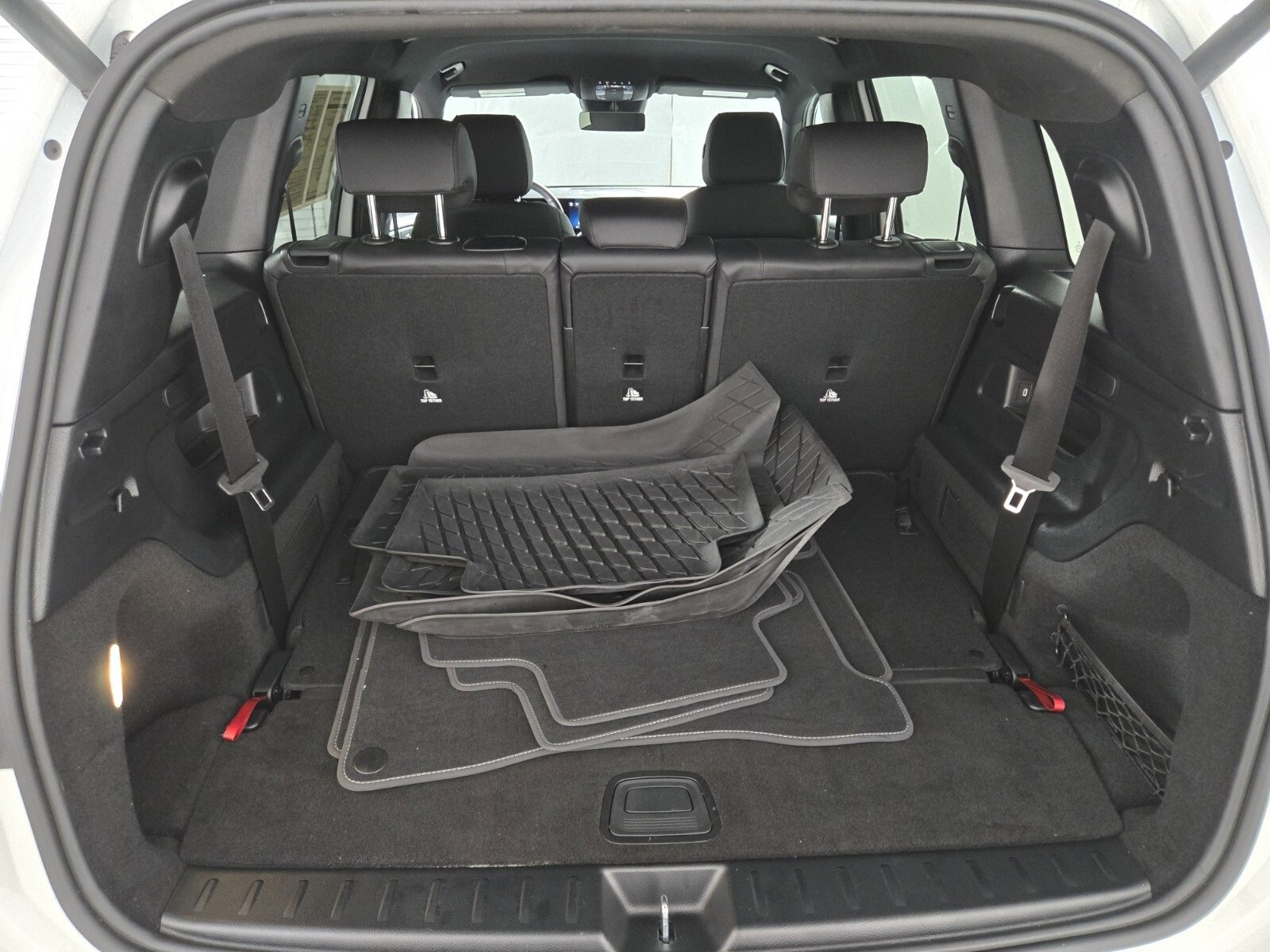 Used 2025 Mercedes-Benz GLB 250 image 15