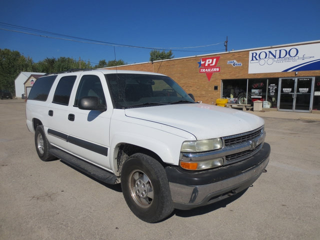 Used 2003 Chevrolet Suburban LS w/ LS Preferred Equipment Group AWD/4WD image 2