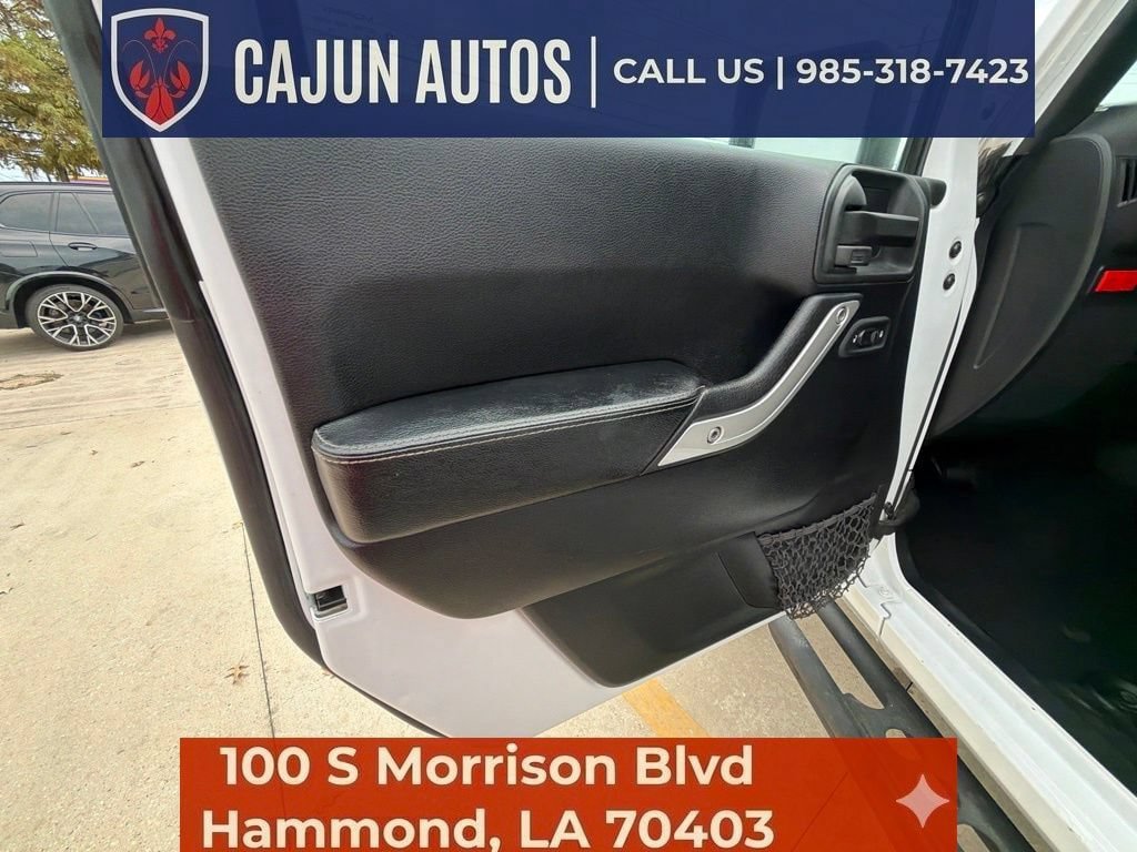 Used 2017 Jeep Wrangler Unlimited Rubicon AWD/4WD image 29