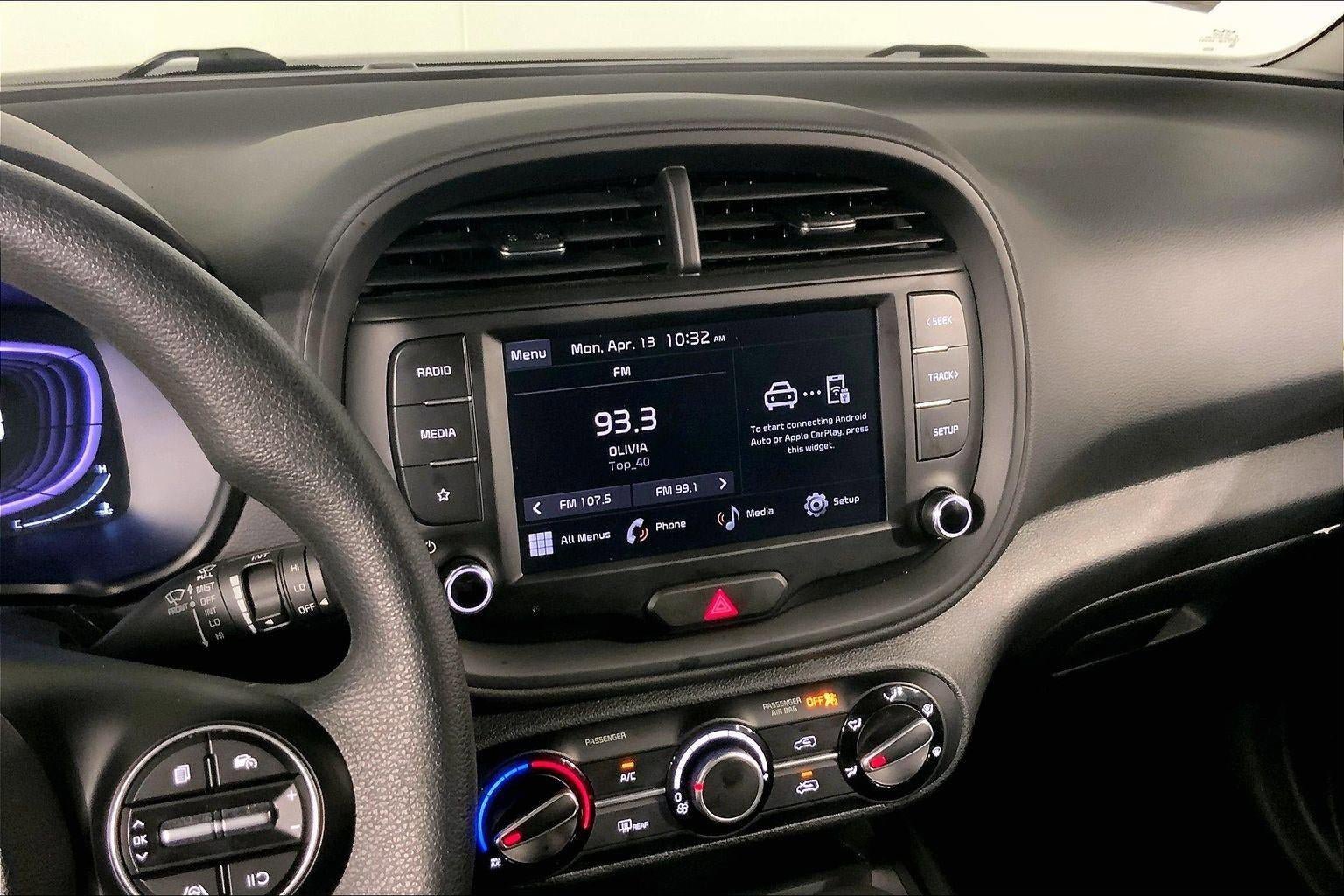 Used 2025 Kia Soul LX w/ LX Technology Package FWD image 6