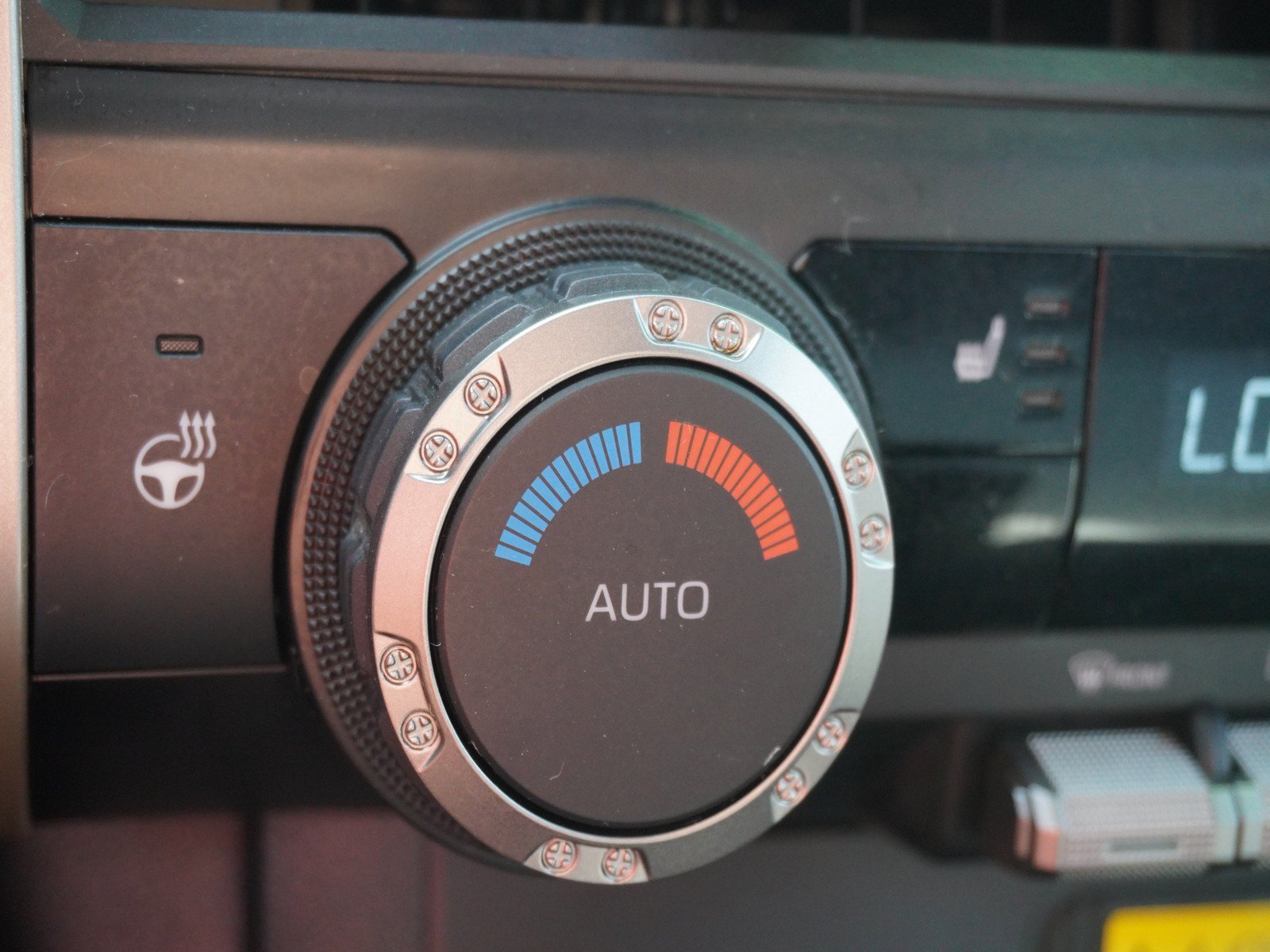 Used 2024 Toyota Tacoma TRD Sport w/ TRD Sport Upgrade Package AWD/4WD image 27