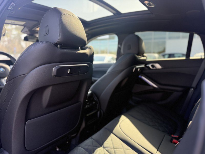 Certified 2024 BMW X6 xDrive40i w/ M Sport Professional Package image 15