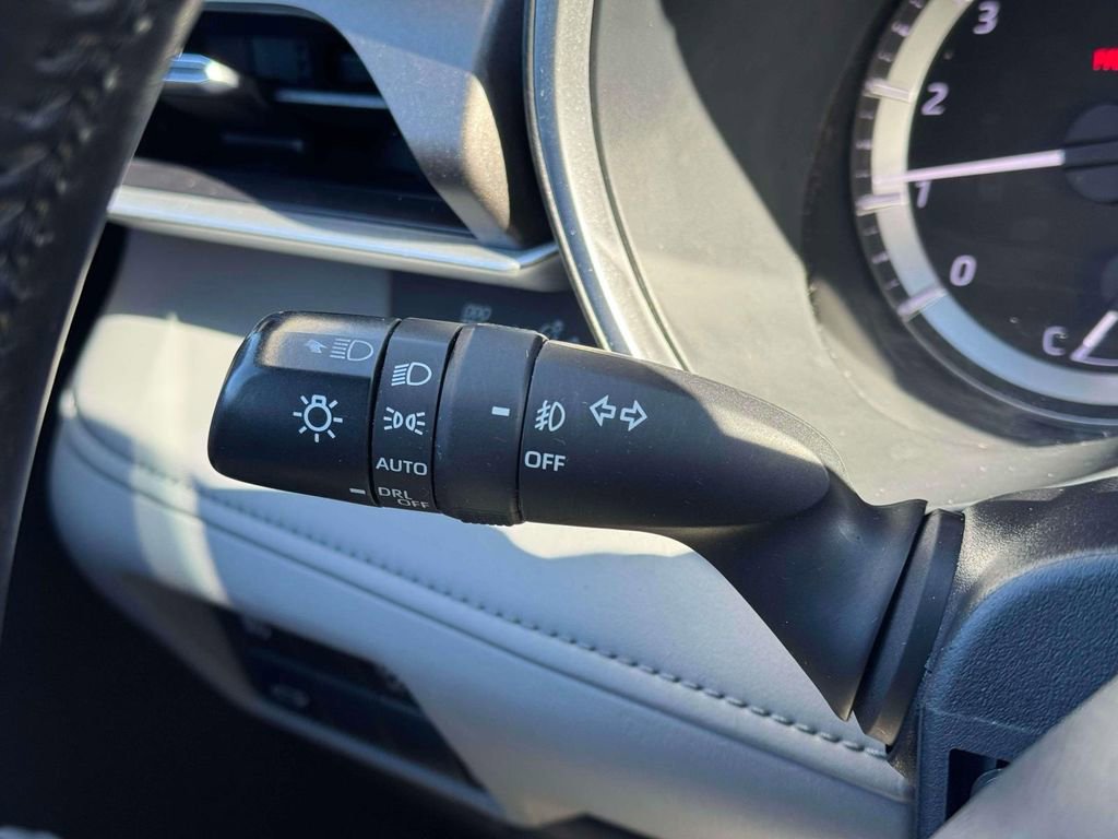 Used 2023 Toyota Highlander XLE image 22