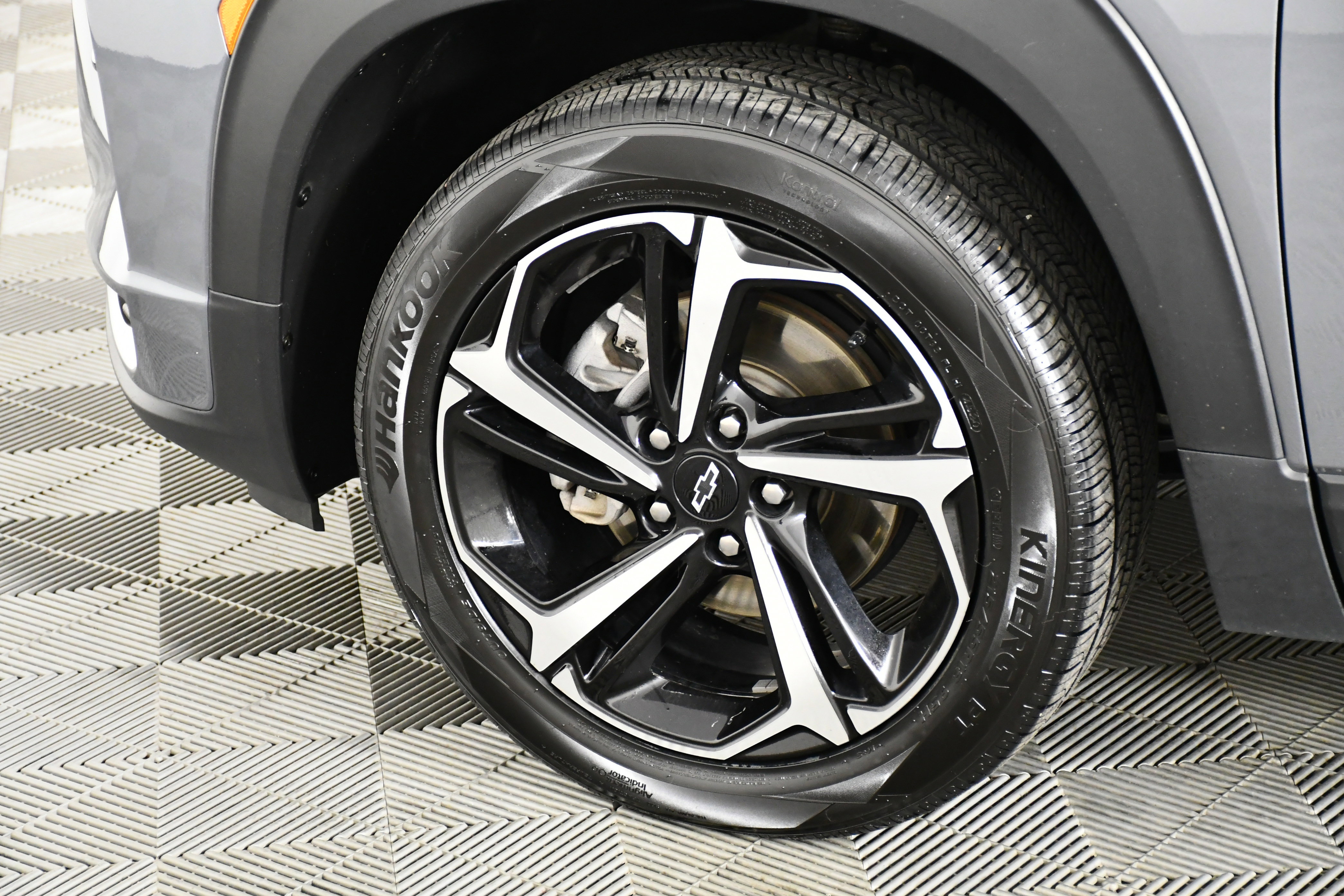 Used 2021 Chevrolet TrailBlazer RS w/ Sun and Liftgate Package image 53