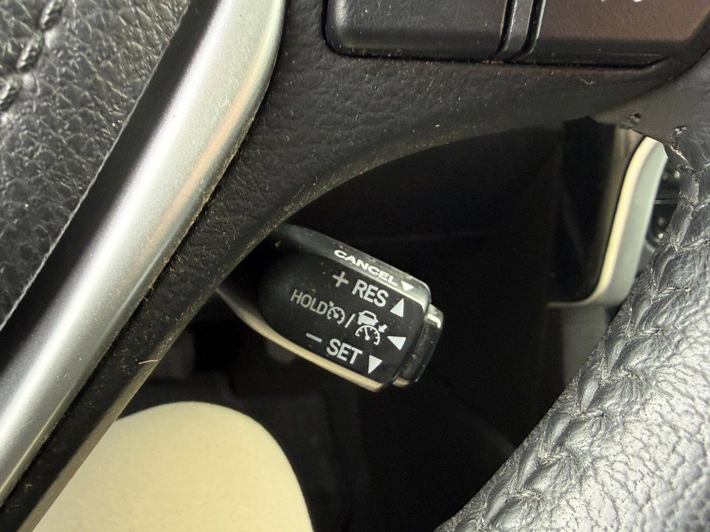 Used 2018 Toyota Corolla XSE image 20