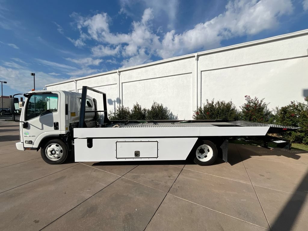 Used 2024 Chevrolet Low Cab Forward 5500XD RWD image 4