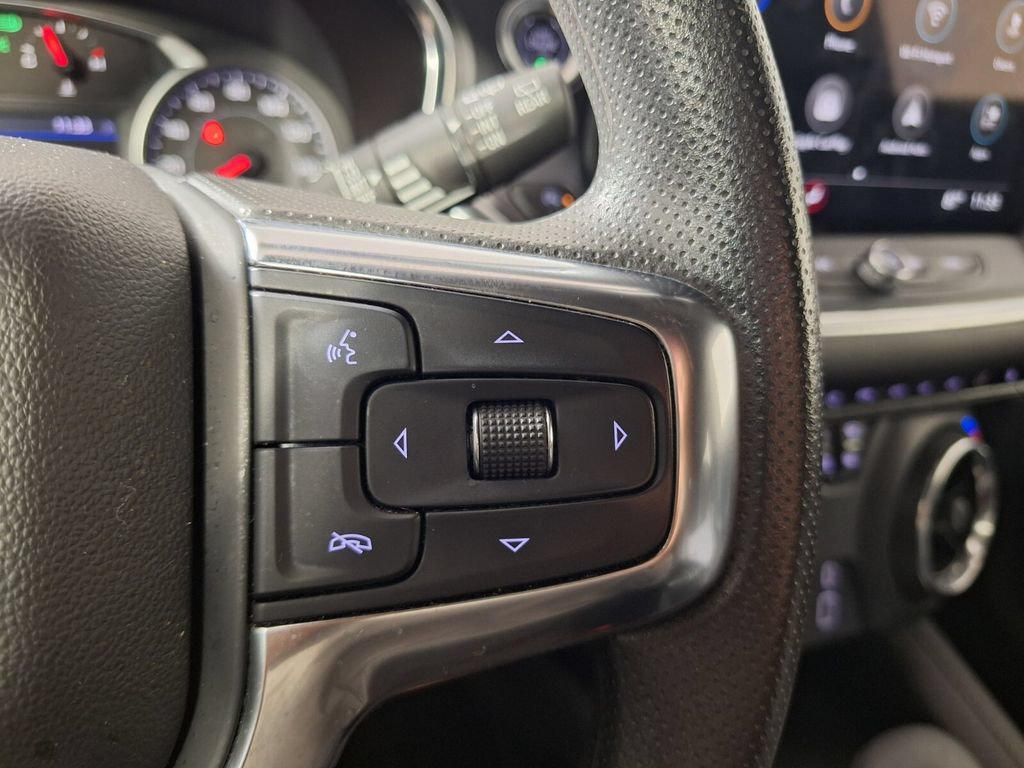 Used 2025 Chevrolet Blazer LT FWD image 20