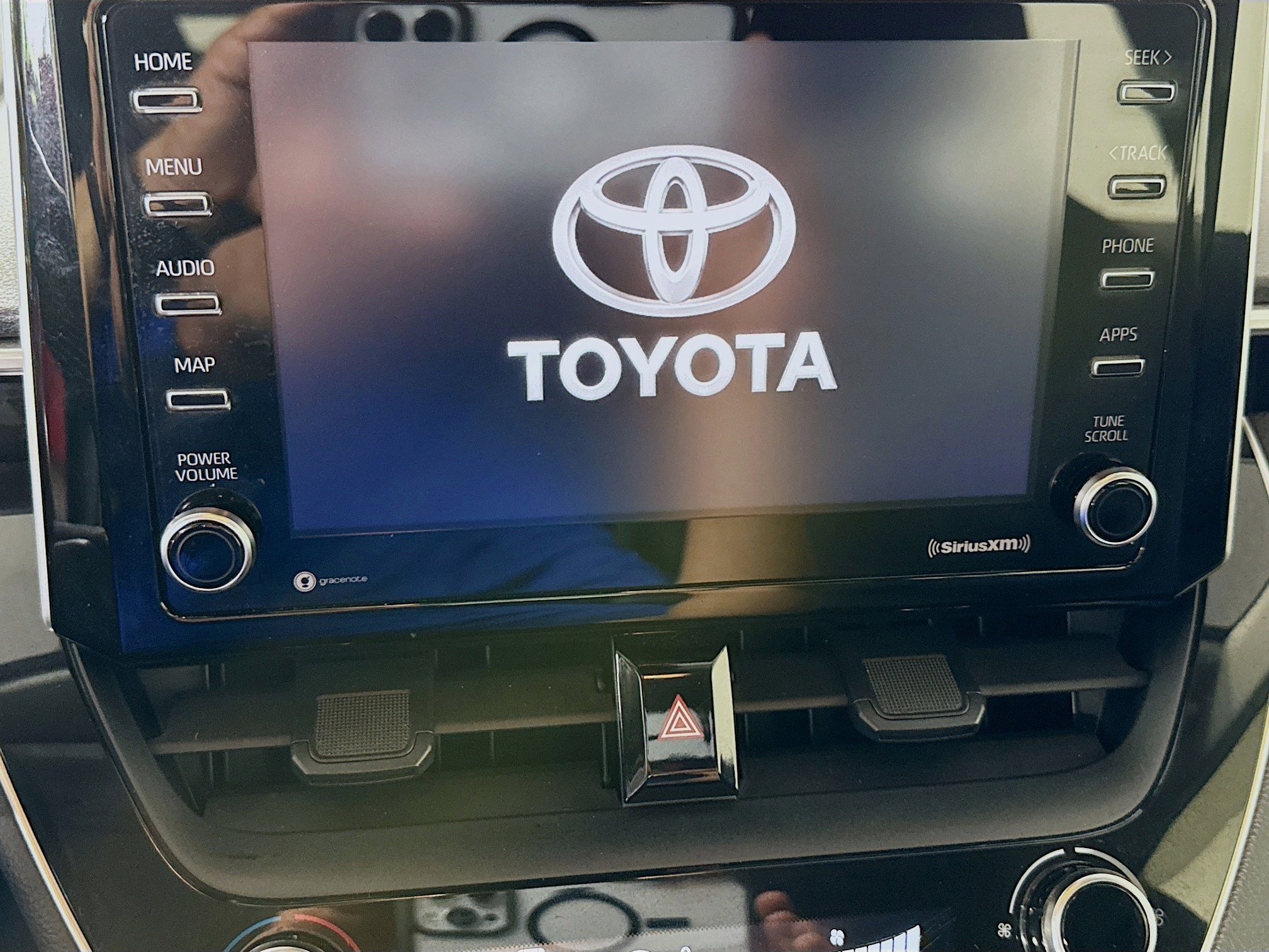 Used 2021 Toyota Corolla LE image 18