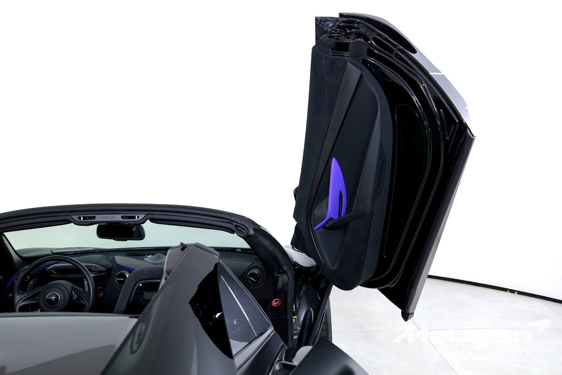 Used 2022 McLaren 720S Spider RWD image 18