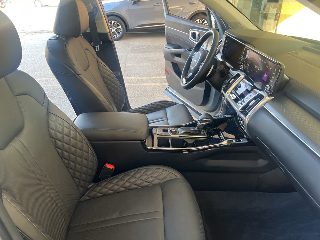 Certified 2023 Kia Sorento SX image 22