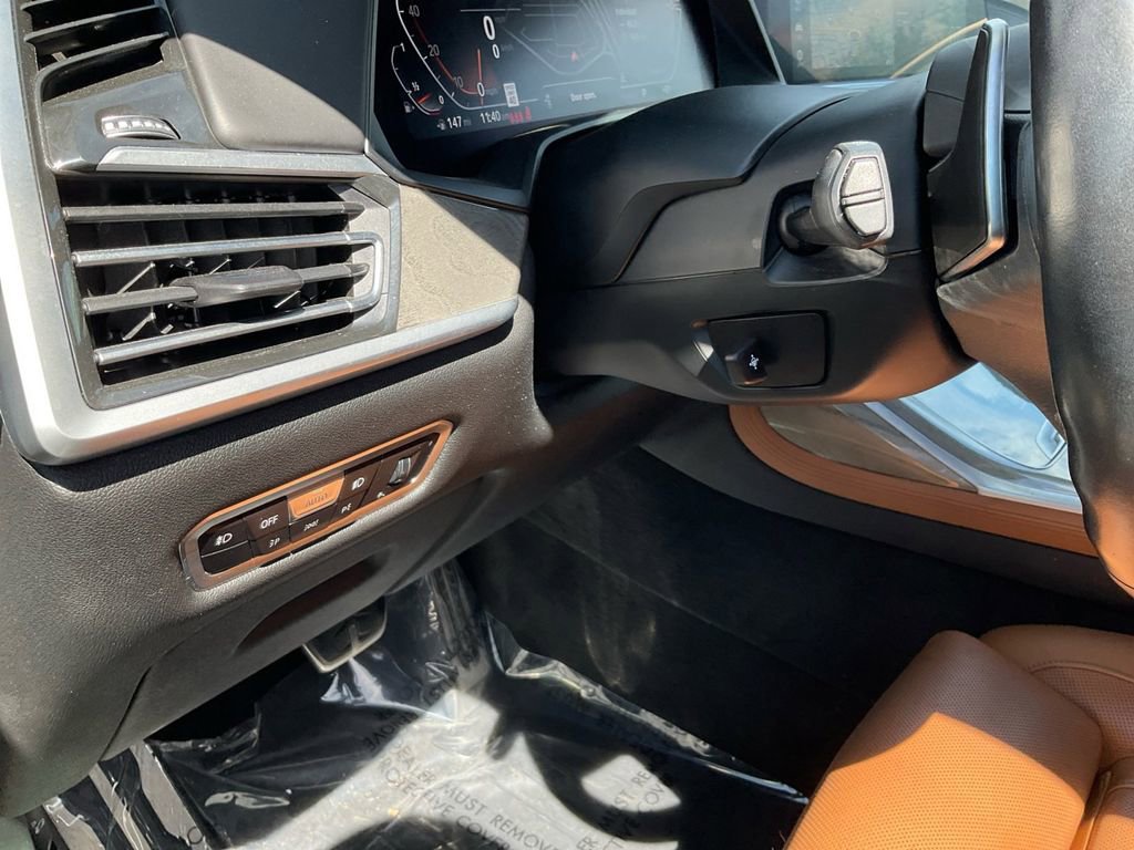 Used 2021 BMW X7 xDrive40i w/ M Sport Package image 15