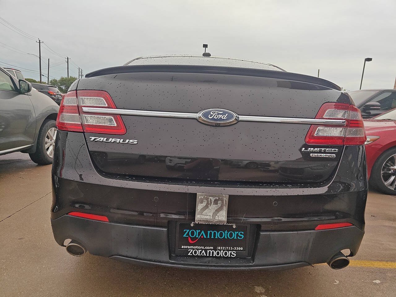 Used 2013 Ford Taurus Limited FWD image 6