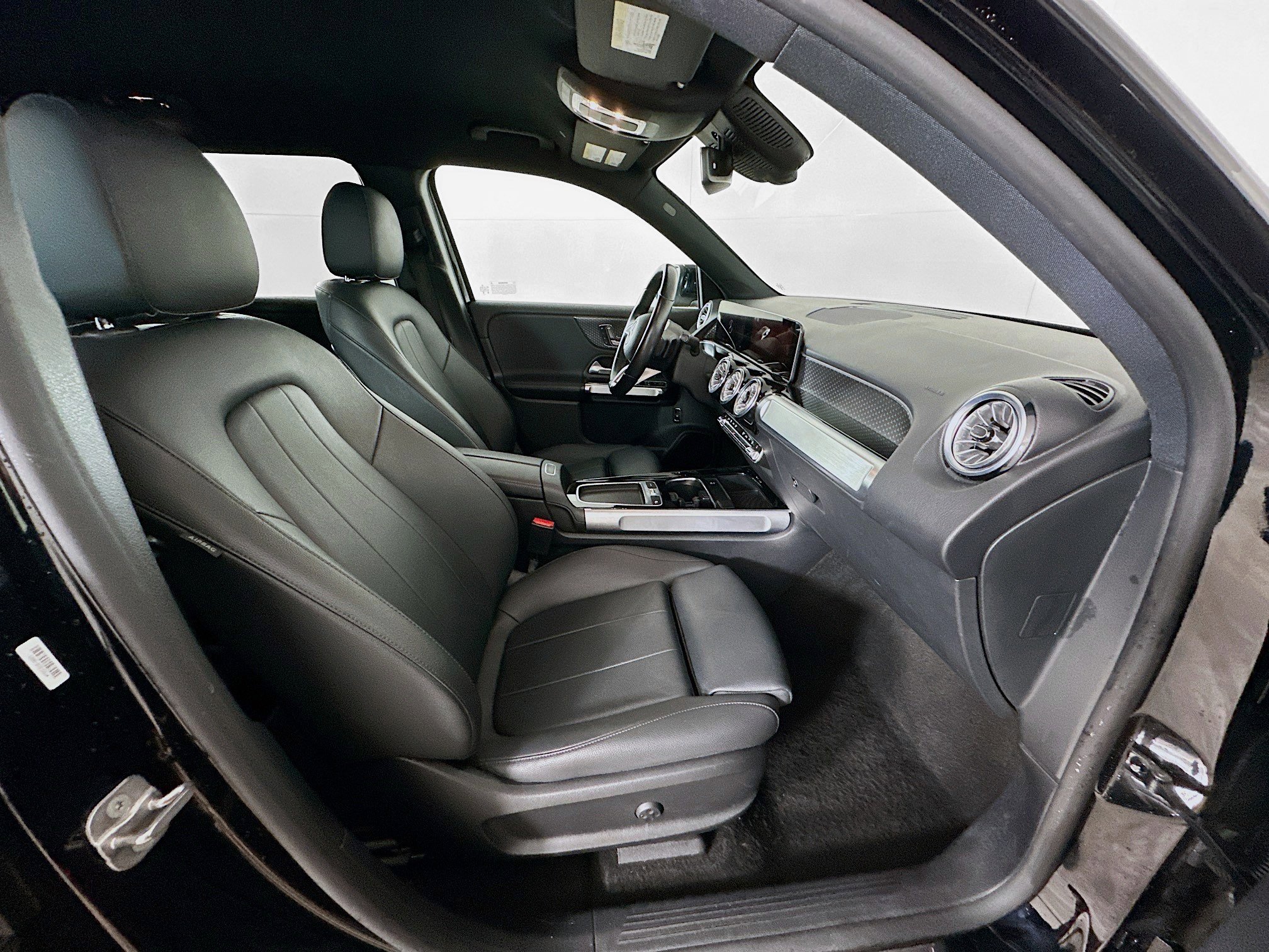 Used 2024 Mercedes-Benz EQB 250+ image 31