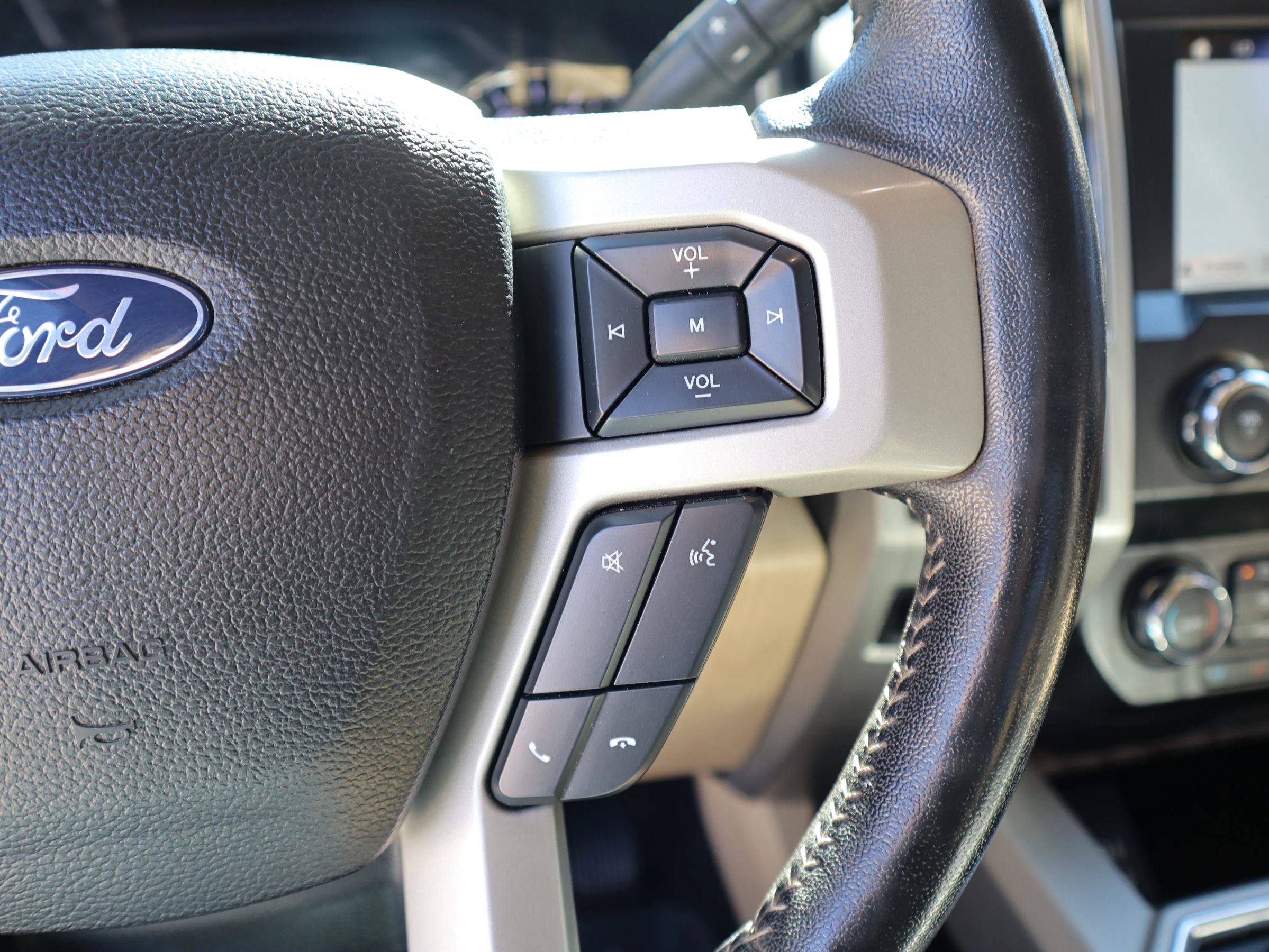 Used 2019 Ford F350 Lariat w/ Lariat Ultimate Package image 21