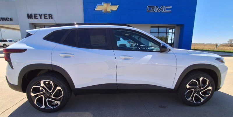 New 2026 Chevrolet Trax RS w/ Driver Confidence Package FWD image 1