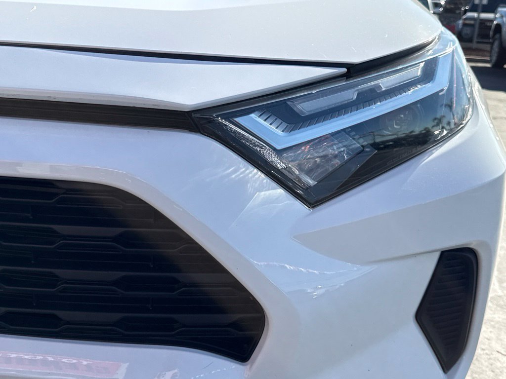 Certified 2025 Toyota RAV4 LE AWD/4WD image 32