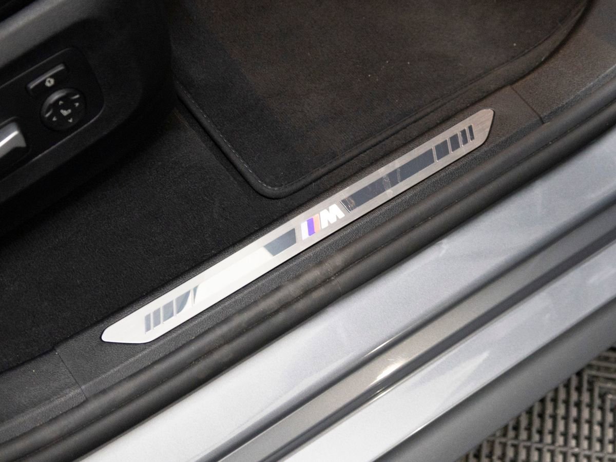 Used 2025 BMW X5 xDrive50e w/ M Sport Package image 30