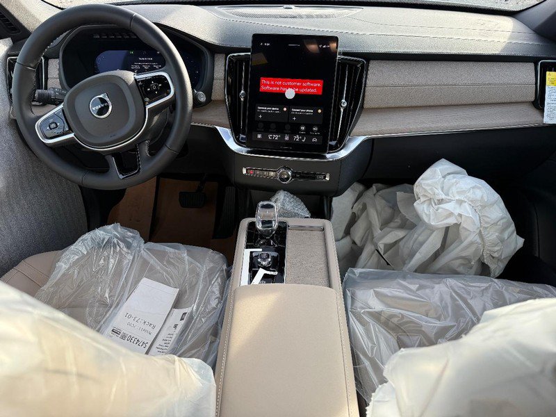 New 2026 Volvo XC90 T8 Plus w/ Protection Package Premier AWD/4WD image 7