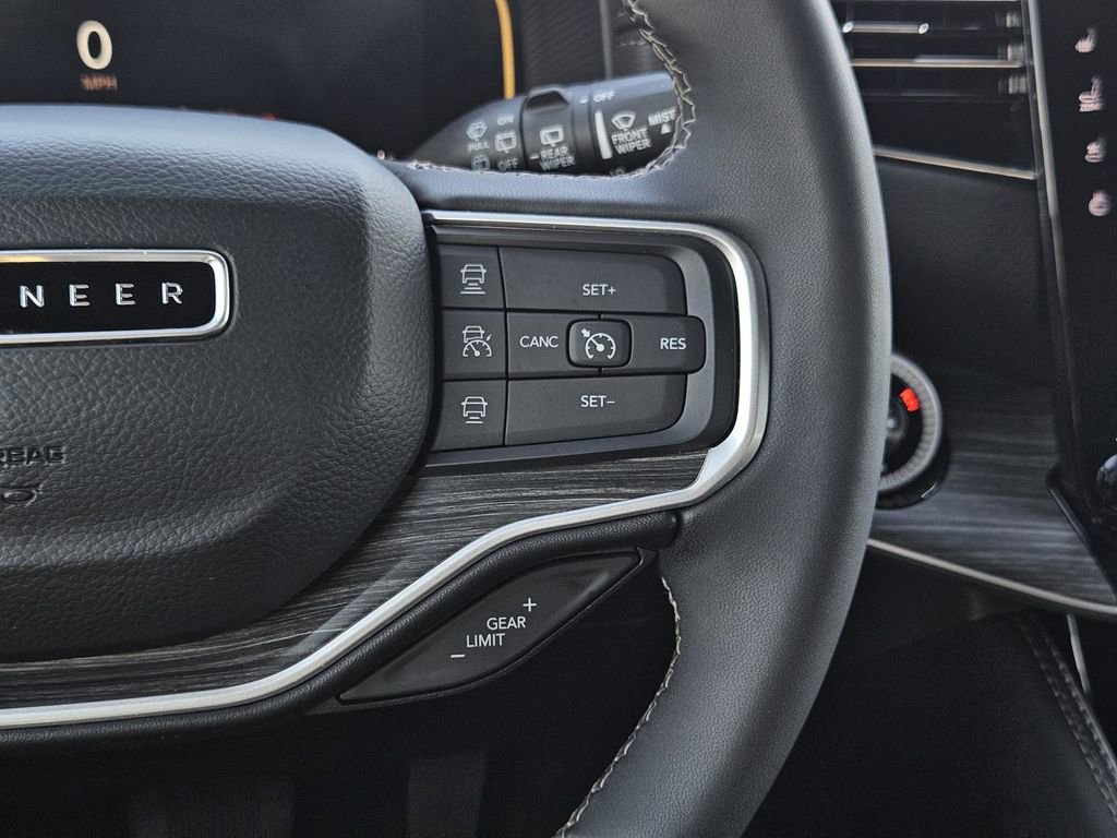 Used 2024 Jeep Wagoneer Series II image 16