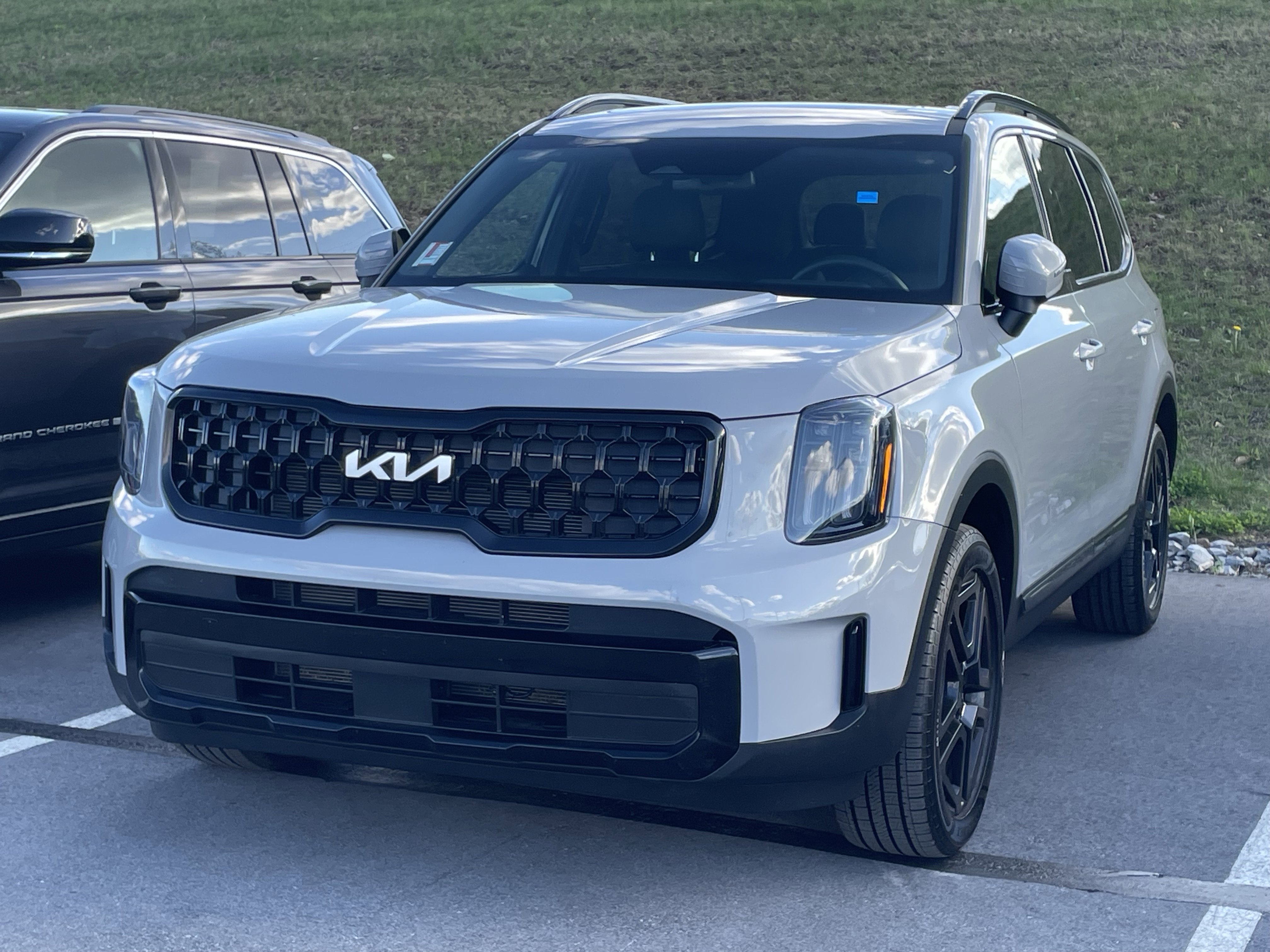 Used 2024 Kia Telluride EX X-Line AWD/4WD image 2